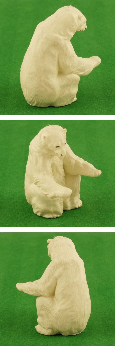 1333 Polar Bear sitting