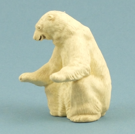 Britains 1333 Polar Bear sitting