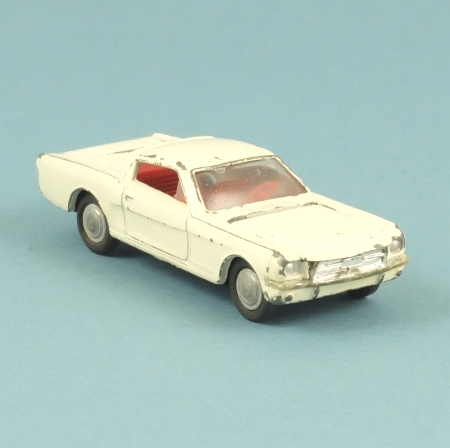 Dinky 16 Ford Mustang