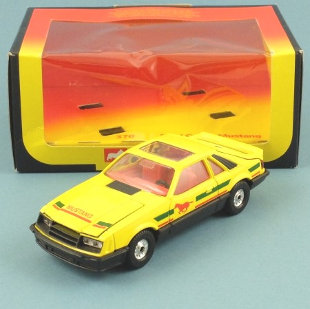 Corgi 370 Ford Cobra Mustang