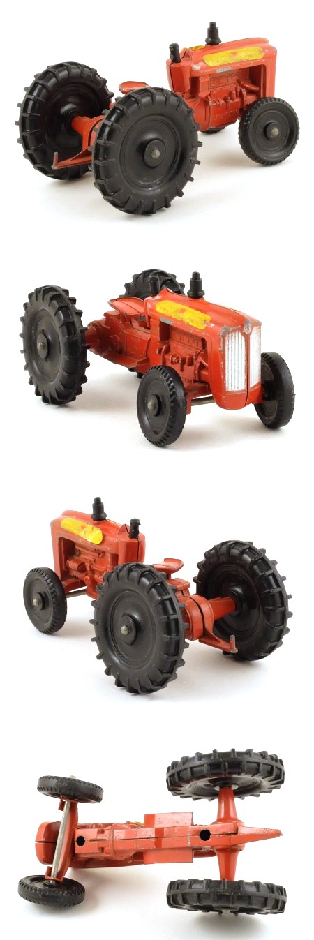 1257 Farm King Tractor