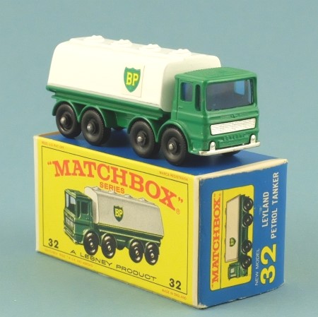 Matchbox 32c Leyland Petrol Tanker