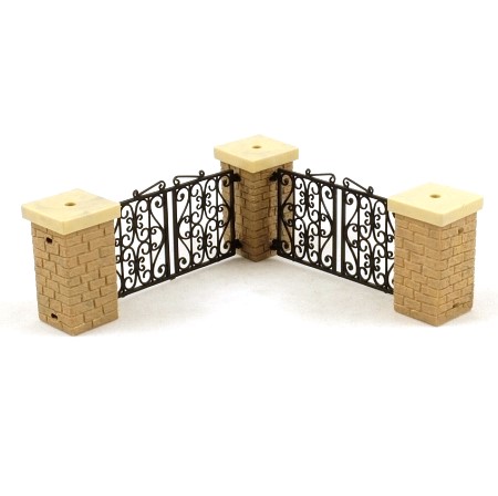Britains Floral Garden 2587 Stone Pillars and Wrought Iron Fences
