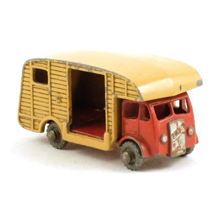 Matchbox 35a ERF Marshall Horse Box MK7