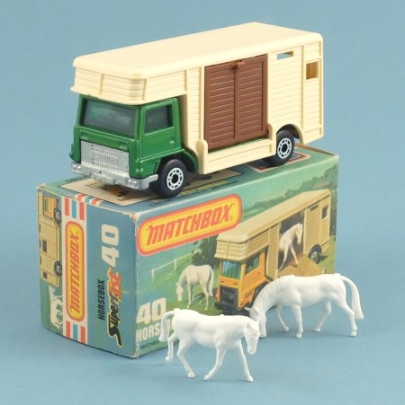 Matchbox MB40 Horse Box