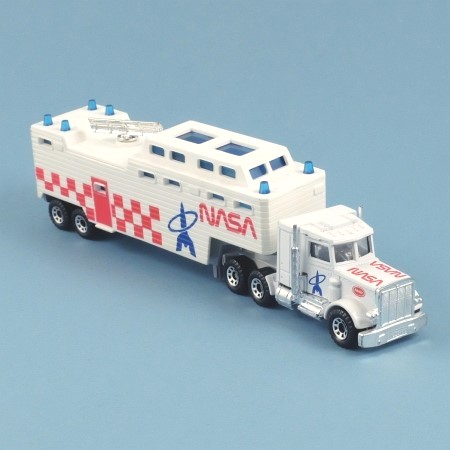 Matchbox CY15 Peterbilt NASA Tracking Vehicle