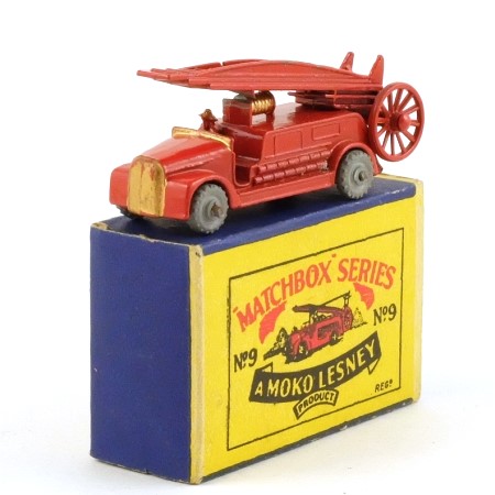 Matchbox 9a Dennis Fire Engine